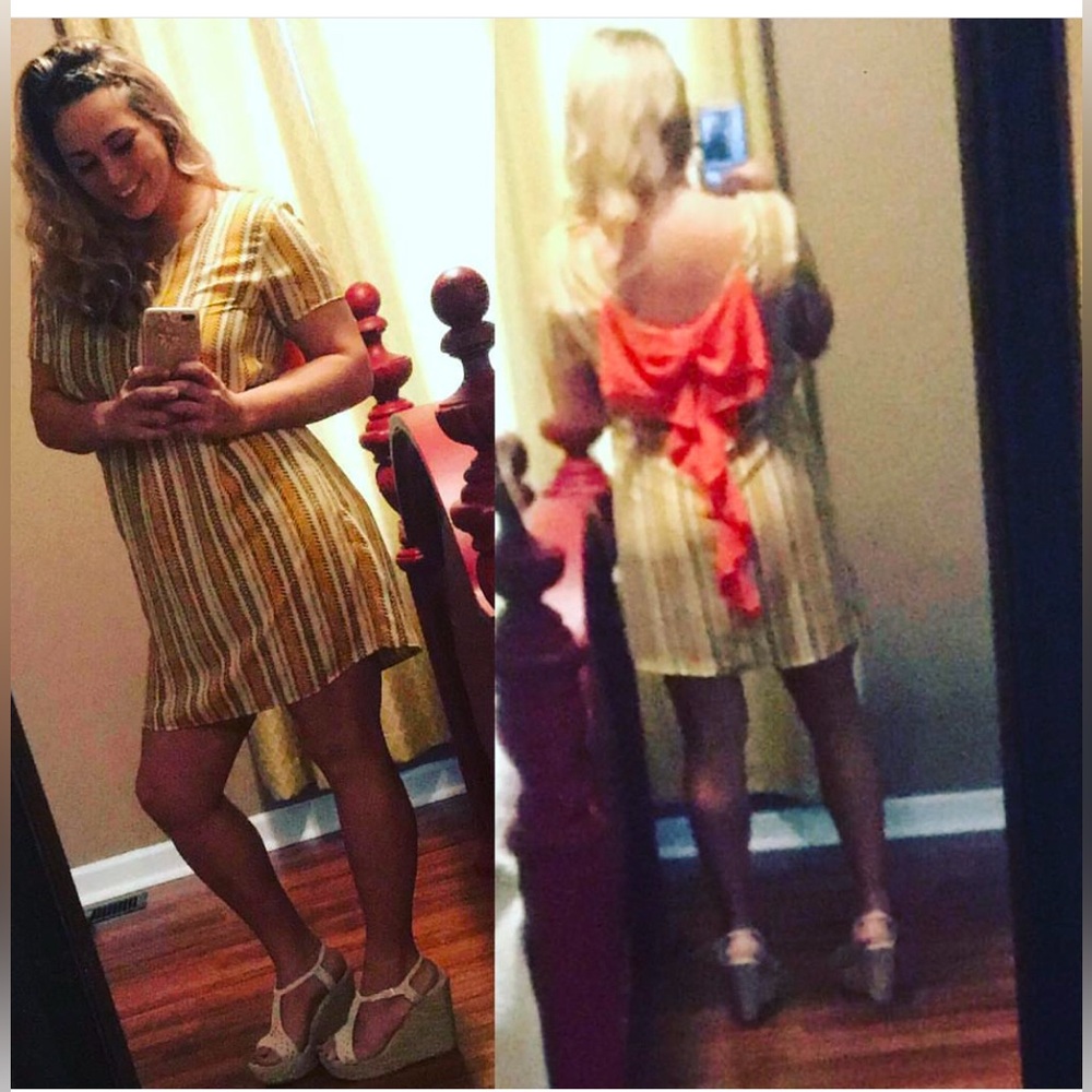 Size L Super cute dress :) Great condition :)